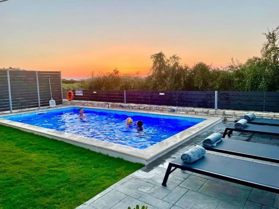 Villa Sheila With Private Pool Roumeli Ngoại thất bức ảnh